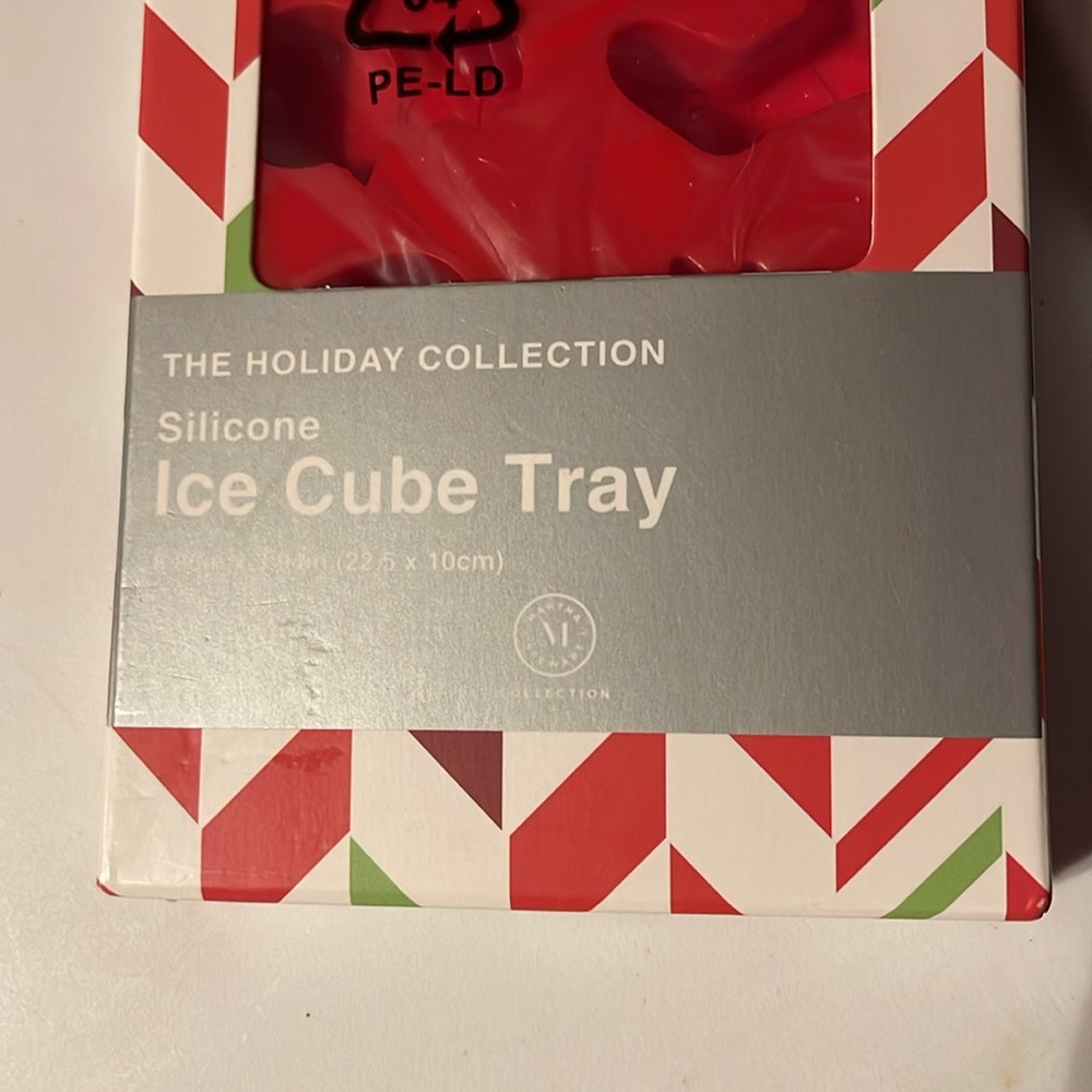 Martha Stewart the Holiday Collection silicone red ice cub tray new in box - Picture 6 of 6